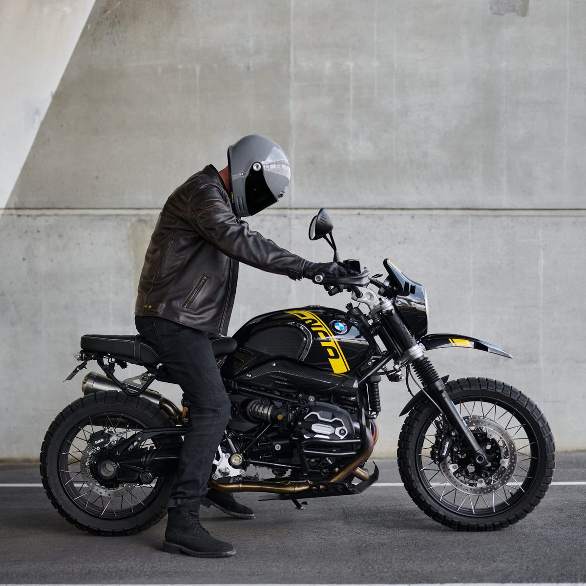 'ol Bobber' | Classic Leather Motorbike Jacket | Distressed Charcoal Brown Full Grain Leather